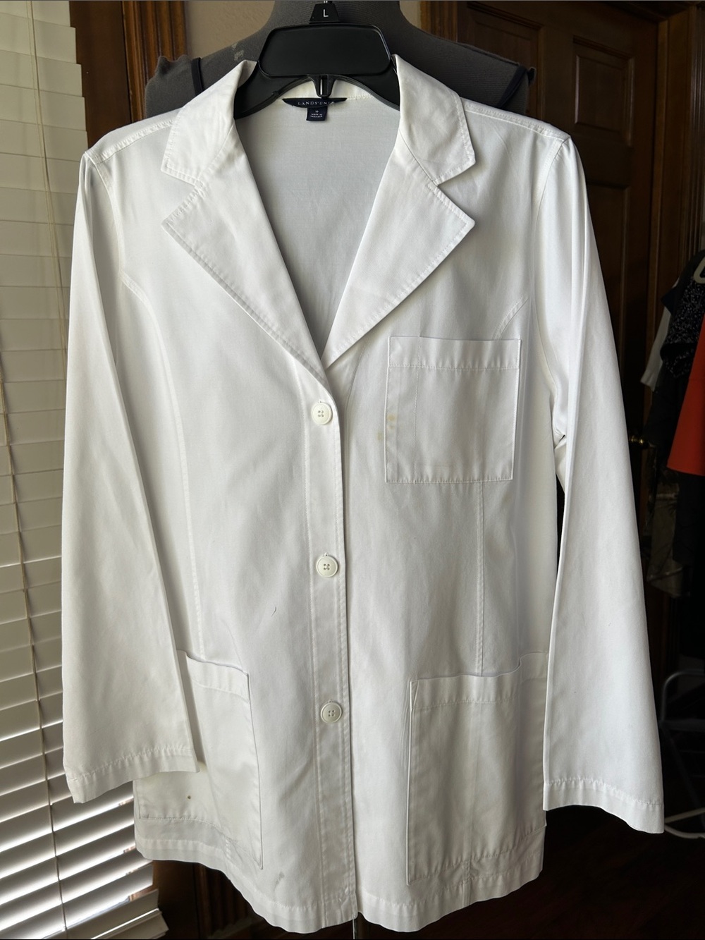 Lands' End Women's White 100% Cotton Lab Coat Women’s size 10 preowned